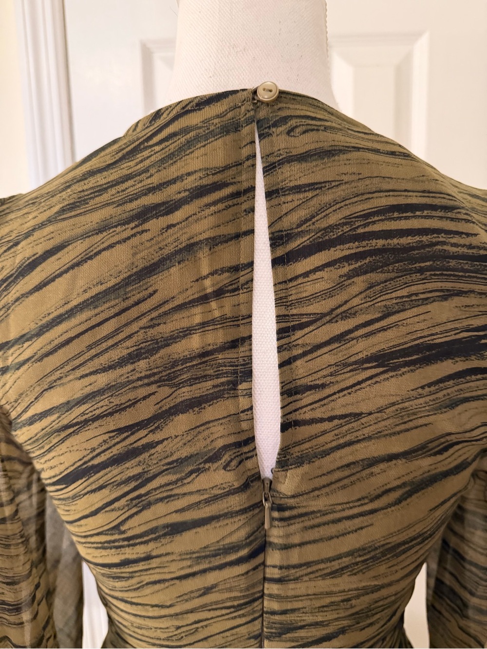 Chelsea 28 Split Long Sleeve Tiered Dress NWOT! - Picture 3 of 14